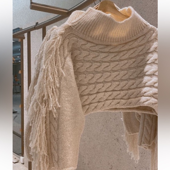 Sweaters - ✨Cable Knit Sweater. ☁️